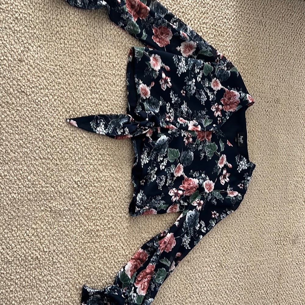A cute Jr sized floral crop top!